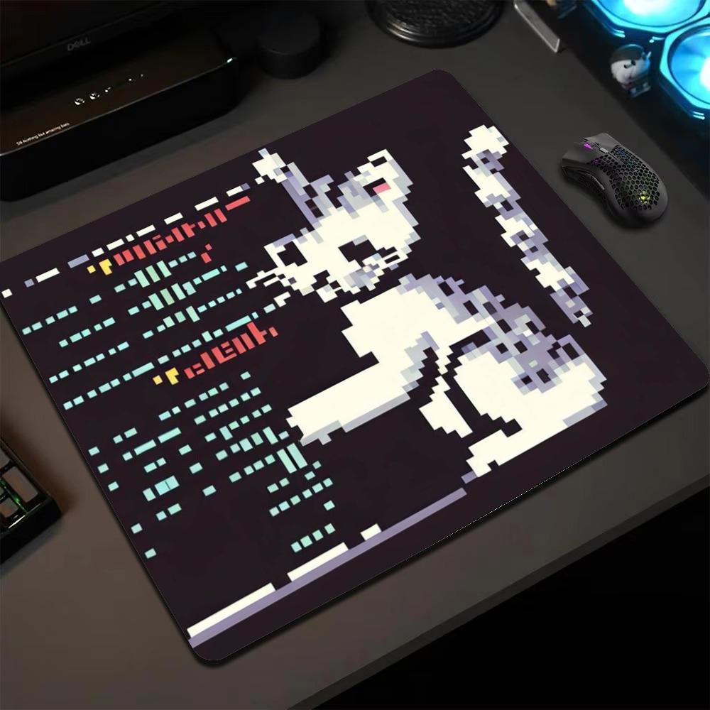 لوحة ماوس صغيرة بتصميم قطة بكس - مراجعة Retro Gaming Laptop وسعره